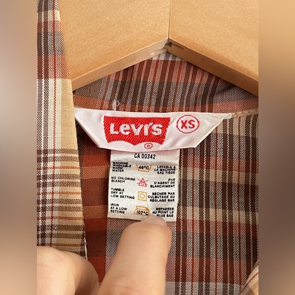 70s vintage Levi’s Pearl snap plaid shirt - Picture 3 of 5